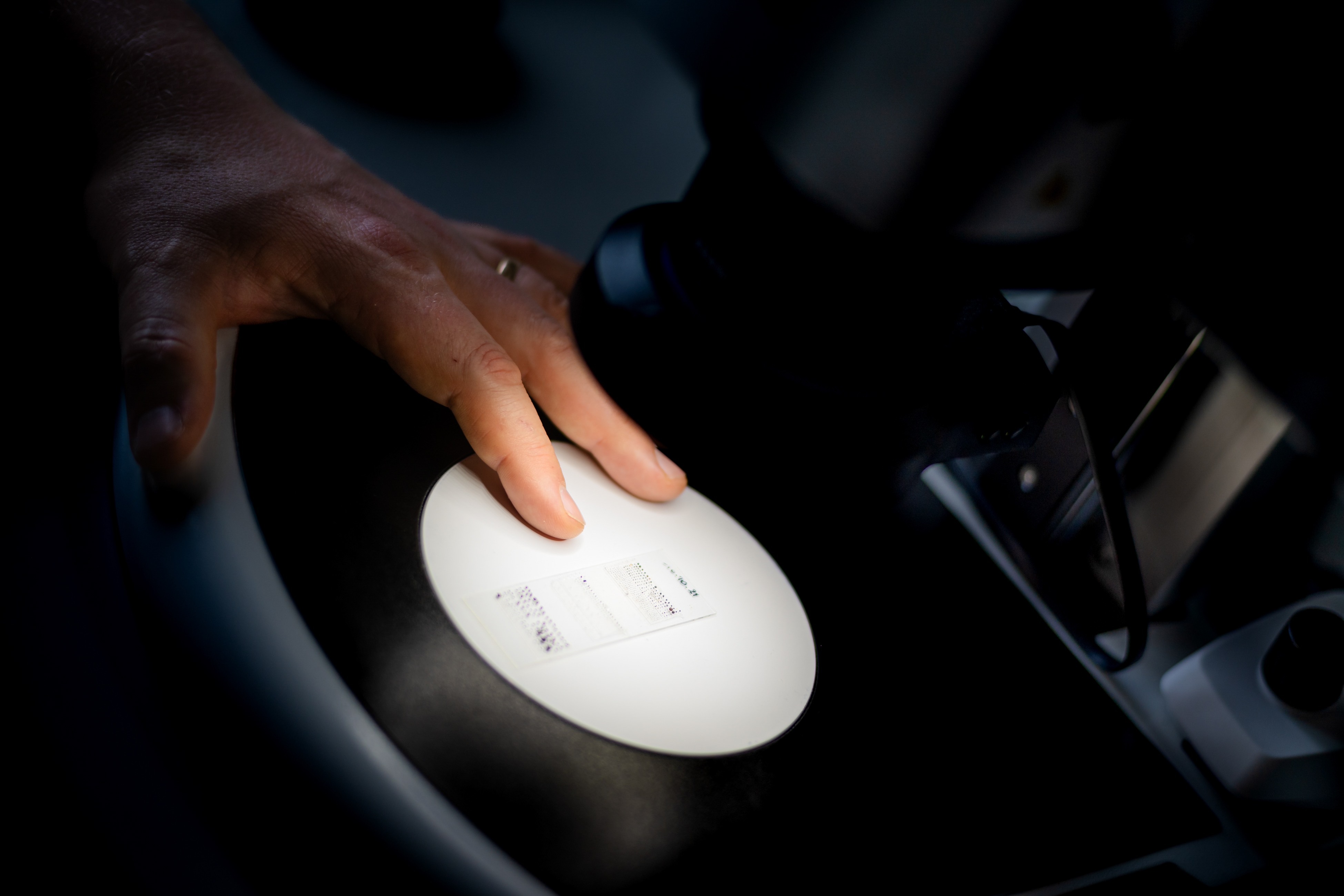 Close up van isotopenanalyse aan de gang