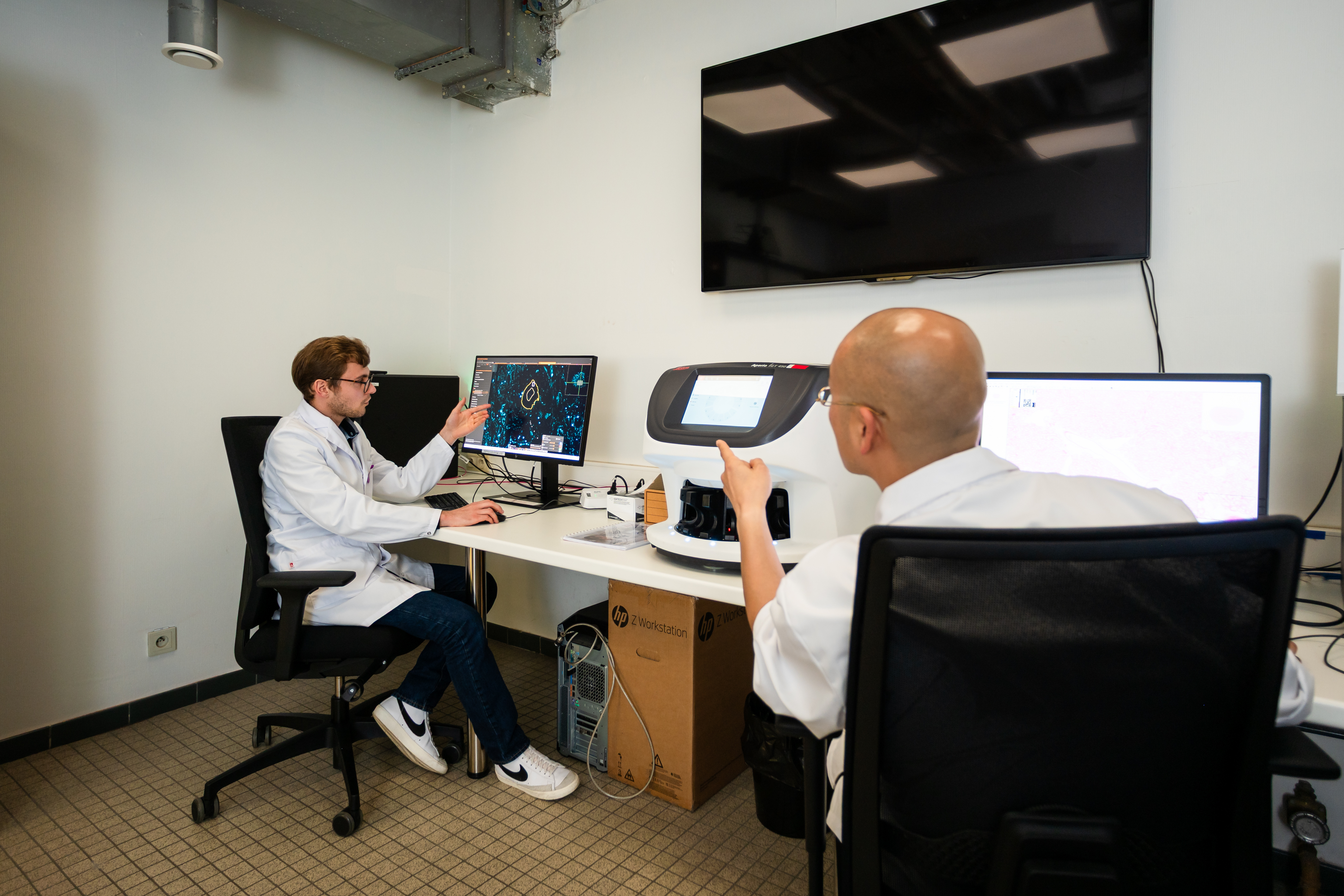 Researchers in VSTA lab