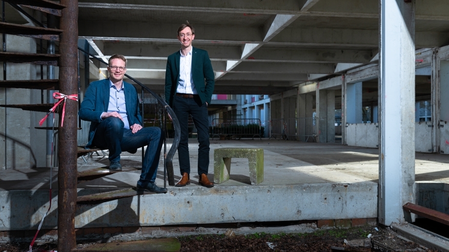 Niels De Temmerman and Waldo Galle at the Circular Retrofit Lab