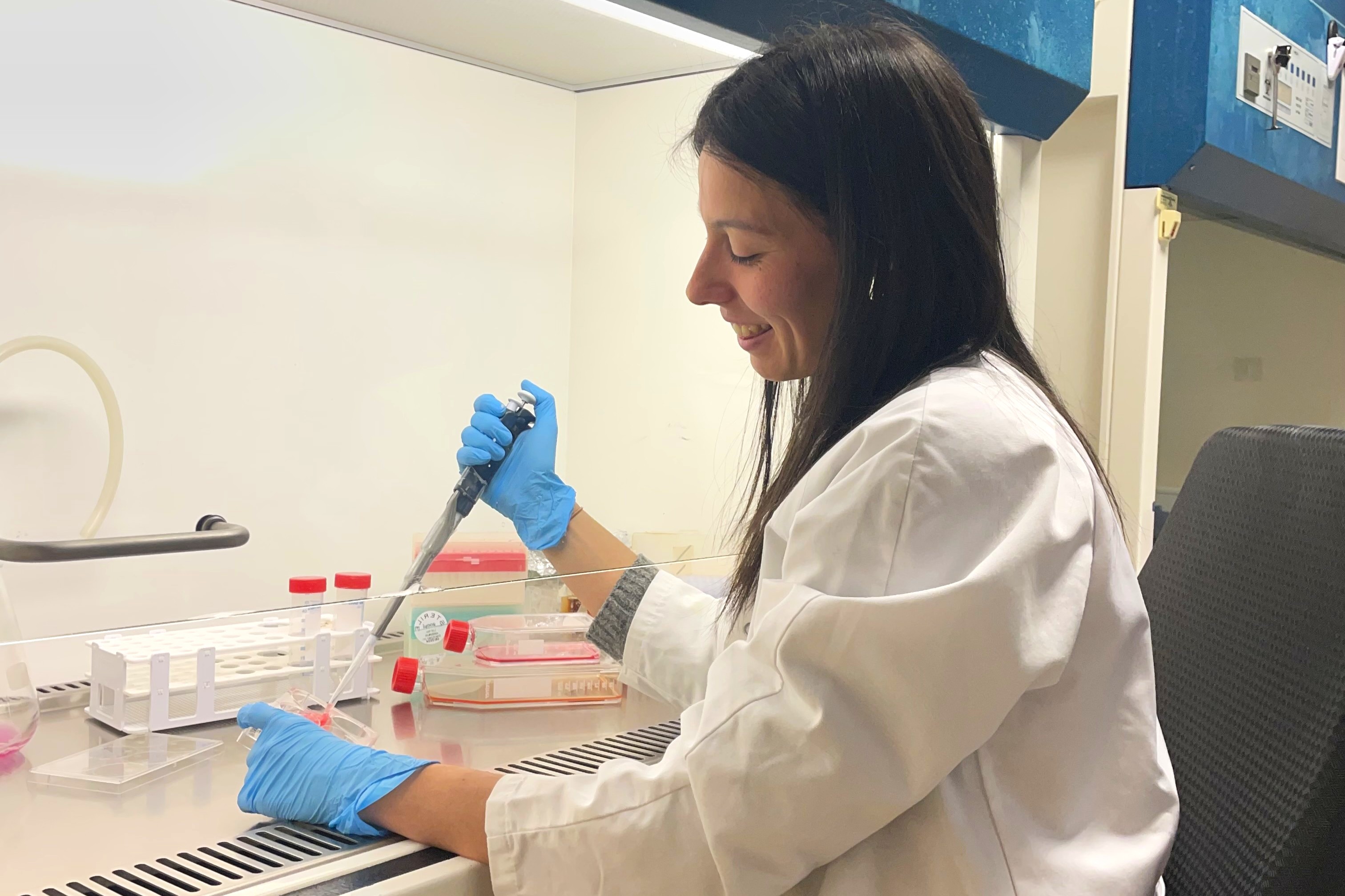 Marta Marco Aragón in lab